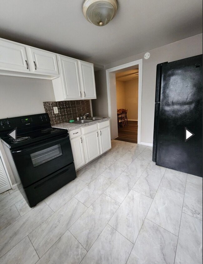 Foto del edificio - 909 W Adams St