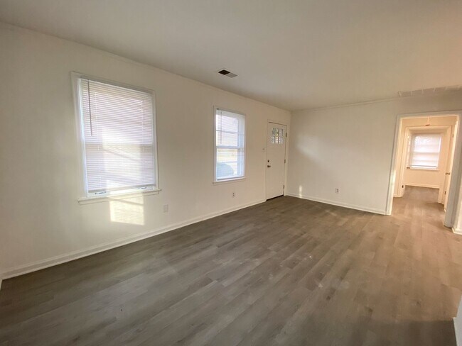 Foto del edificio - 2 Bedroom, 1 Bathroom in Colonial Acres re...