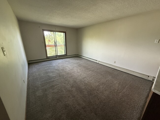 Building Photo - 5013 50 St