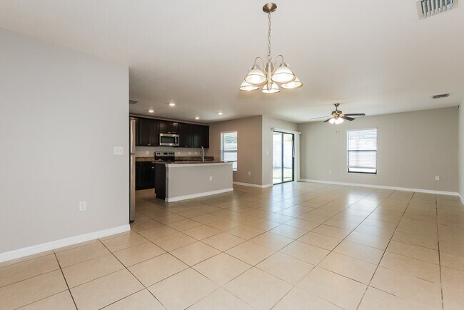 Foto del edificio - 6953 Redbay Dr