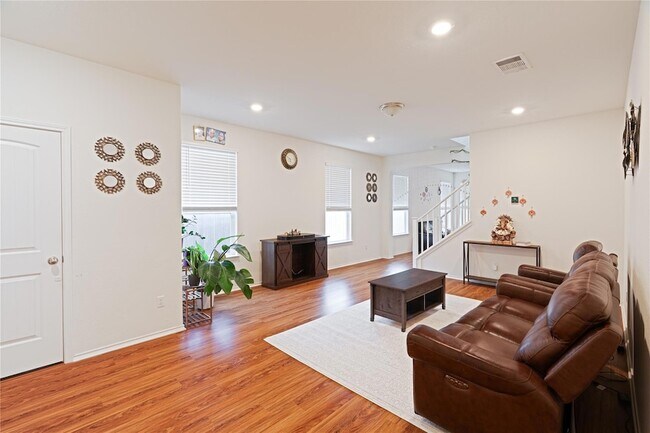 Foto del edificio - 2950 E Old Settlers Blvd
