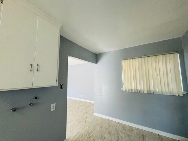 Foto del edificio - 1230 W 144th St