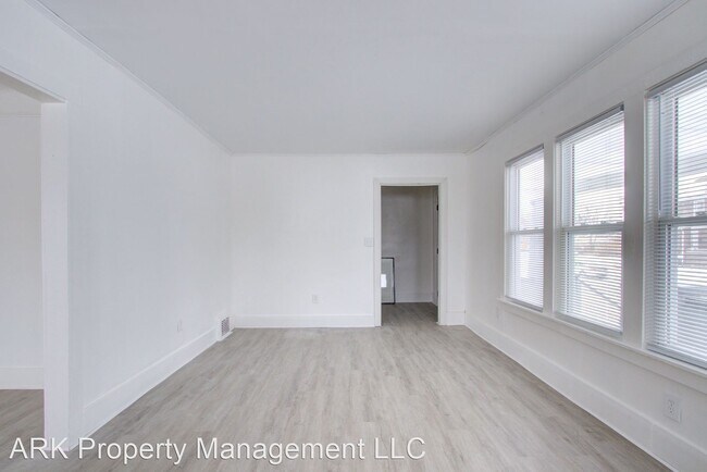 Building Photo - 3 br, 1 bath House - 438 Newport