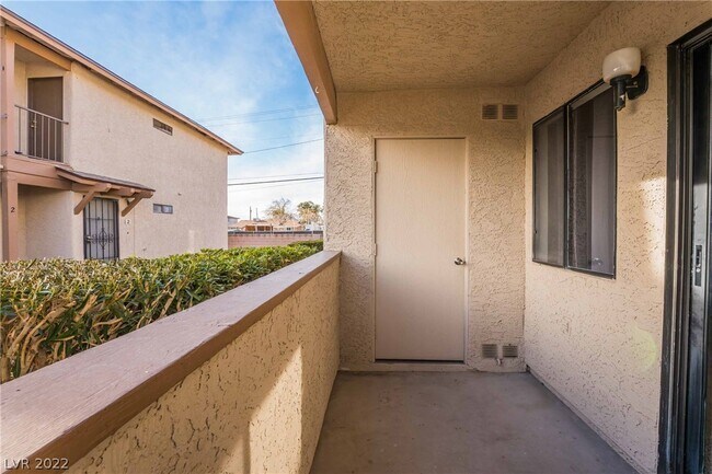 Building Photo - 3720 Snorkel Cir