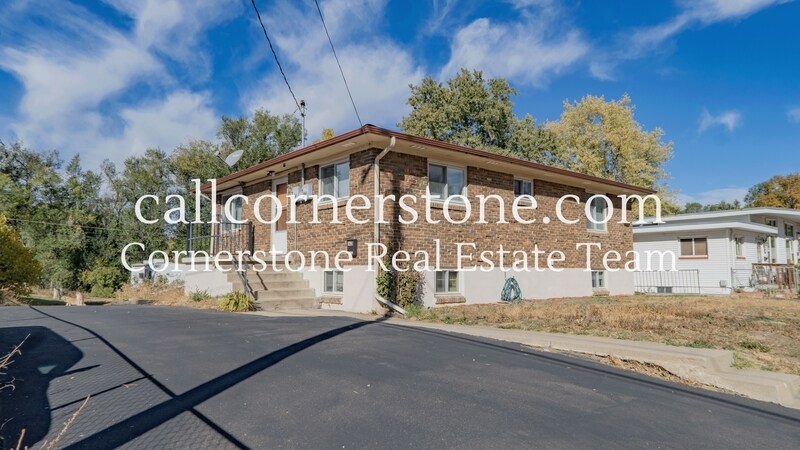 Photo - 1410 Custer Avenue (EV) - 1
