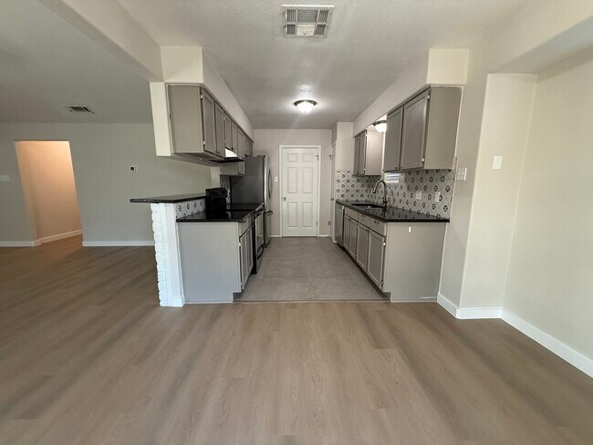 Building Photo - 817 Saint Benedict Ct