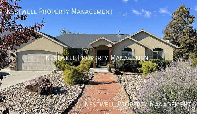 Foto del edificio - 57 Fairway Dr