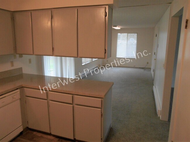 Foto del edificio - 6627-6627 SW 201st Ct