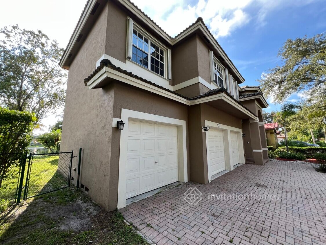 Foto principal - 5703 NW 46th Dr