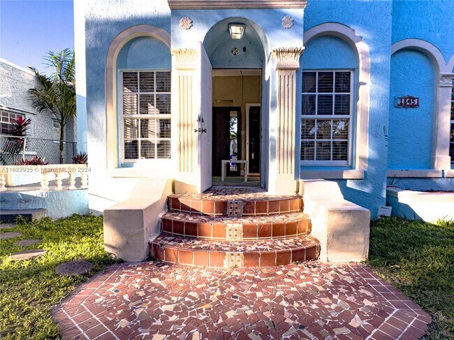 Building Photo - 1845 SW 11th St