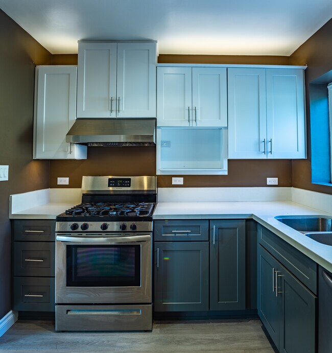 Building Photo - 4446 Ocean View Blvd