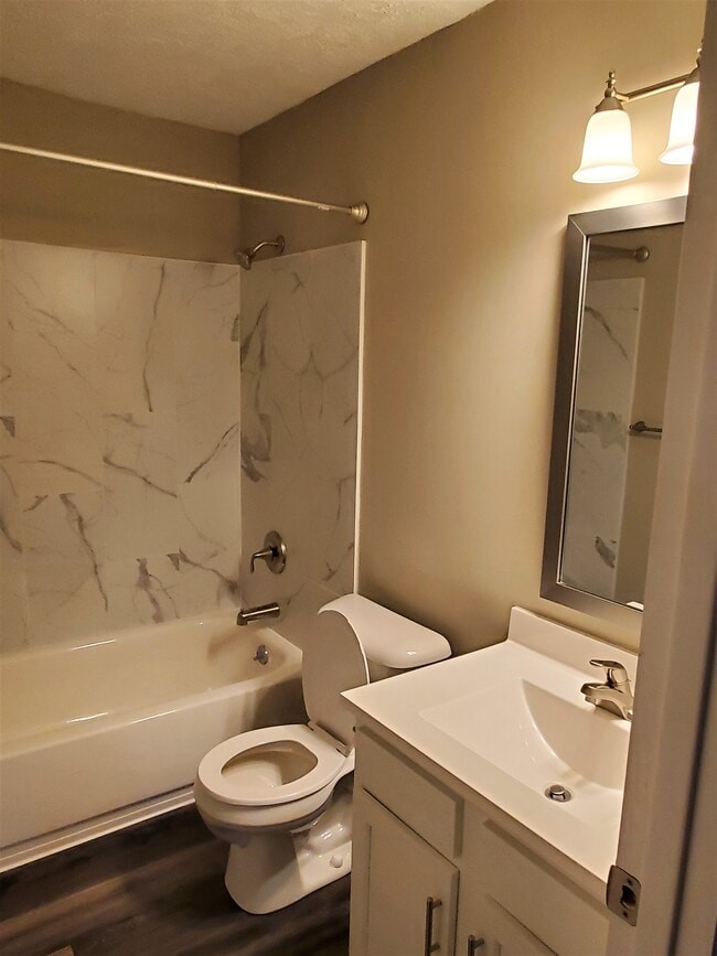 2 BR/2 BA Remodel- Bath - St. Francis Apartments