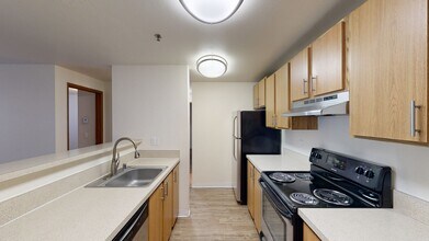 Interior Photo - Crown Pointe
