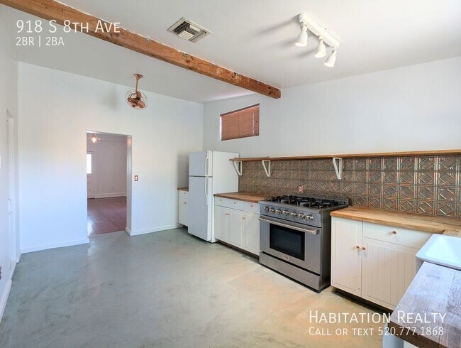 Building Photo - Original Adobe, 2Bed/2Bath Home at the Bar...