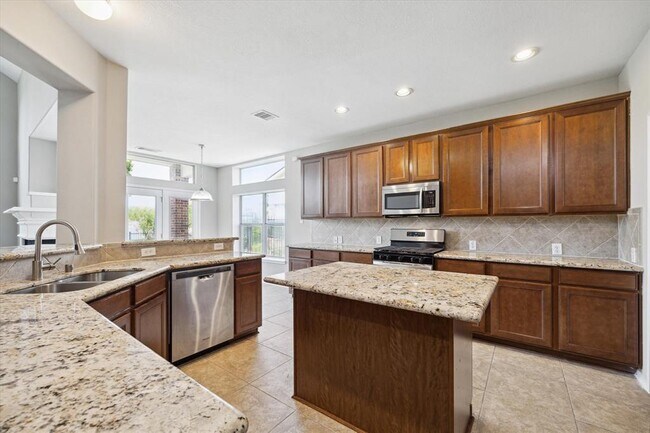 Foto del edificio - 30507 Russell Point Dr