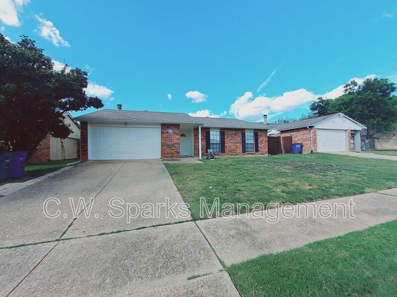 Photo - 627 Valley View Drive