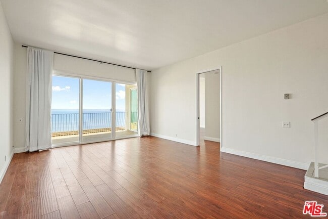Building Photo - 18103 Coastline Dr
