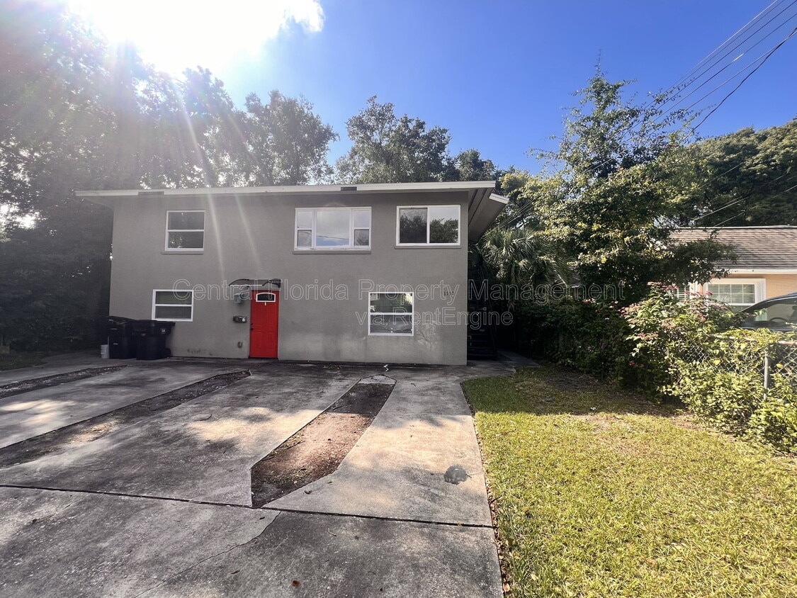 Photo - 1110 Poinsettia Ave