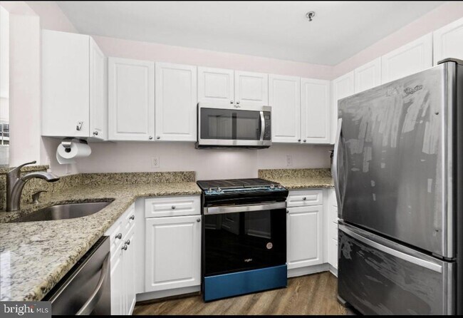 Building Photo - 5573 Seminary Rd