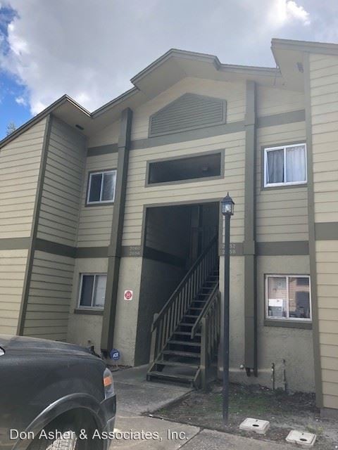 Primary Photo - 1746 Bowen Dr