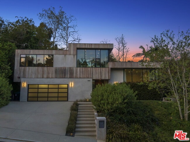 Building Photo - 3254 Hutton Dr
