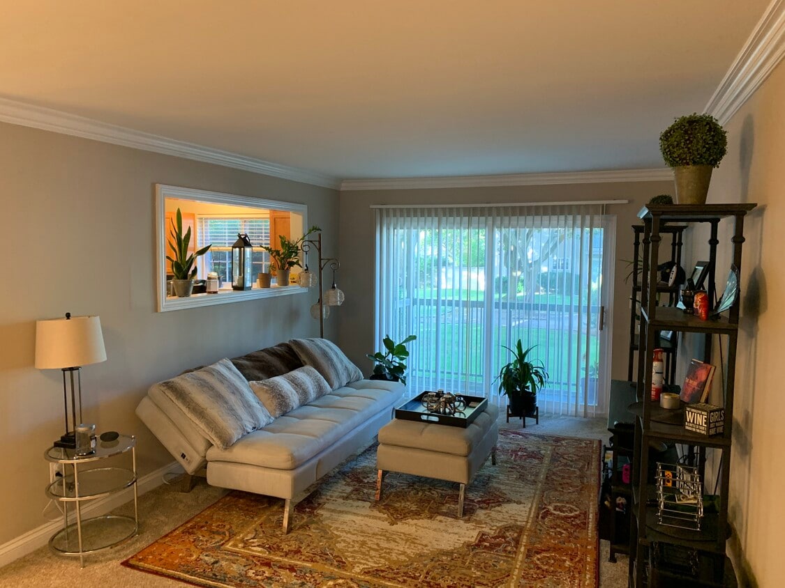 3551 W 14 Mile Rd Unit 2, Royal Oak, MI 48073 Condo for Rent in Royal