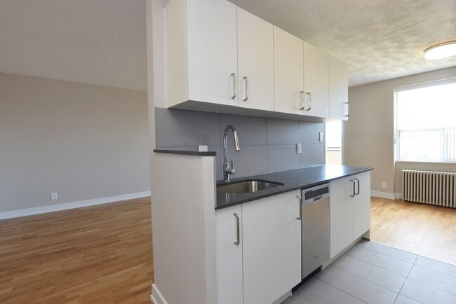 Building Photo - 25 Eccleston Dr