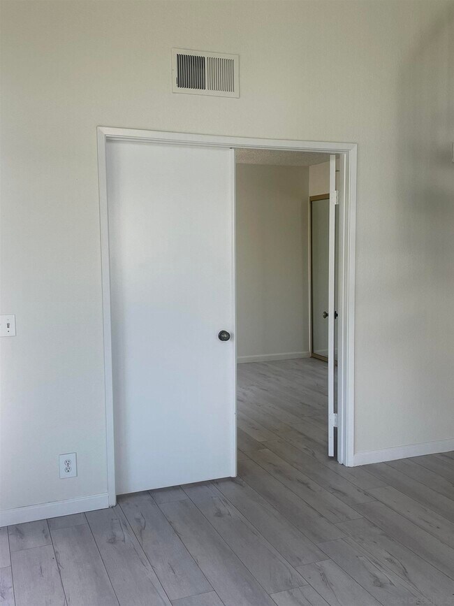 Building Photo - 1528 Granite Hills Dr