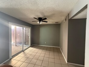 Building Photo - 8498 Dairy View Ln