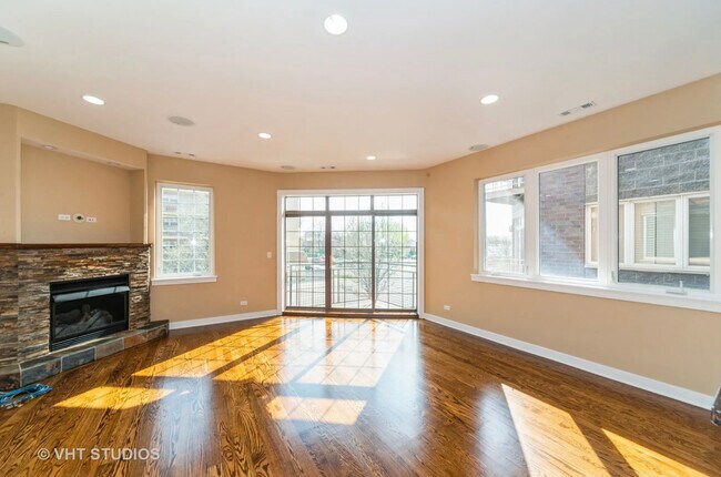 Foto del edificio - 7932 W Grand Ave