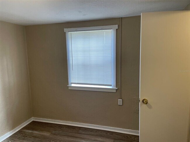 Foto del edificio - 2135 8th Ave N
