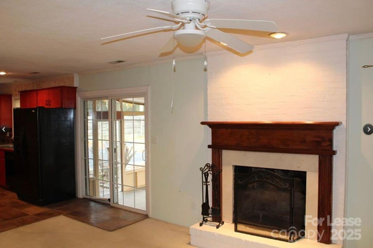 Foto del edificio - 3030 Studley Rd