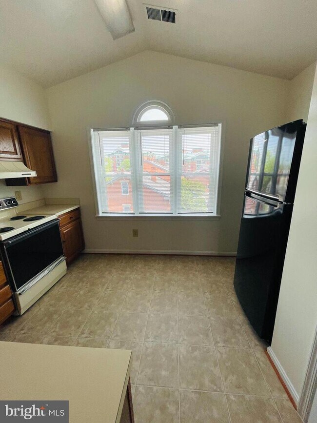 1427 Oronoco St, Alexandria, VA 22314 Condo for Rent in Alexandria