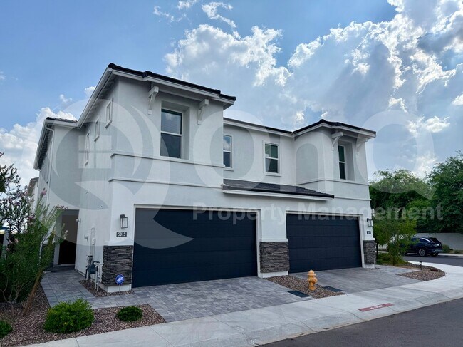 Building Photo - 5015 E Gallop Wy