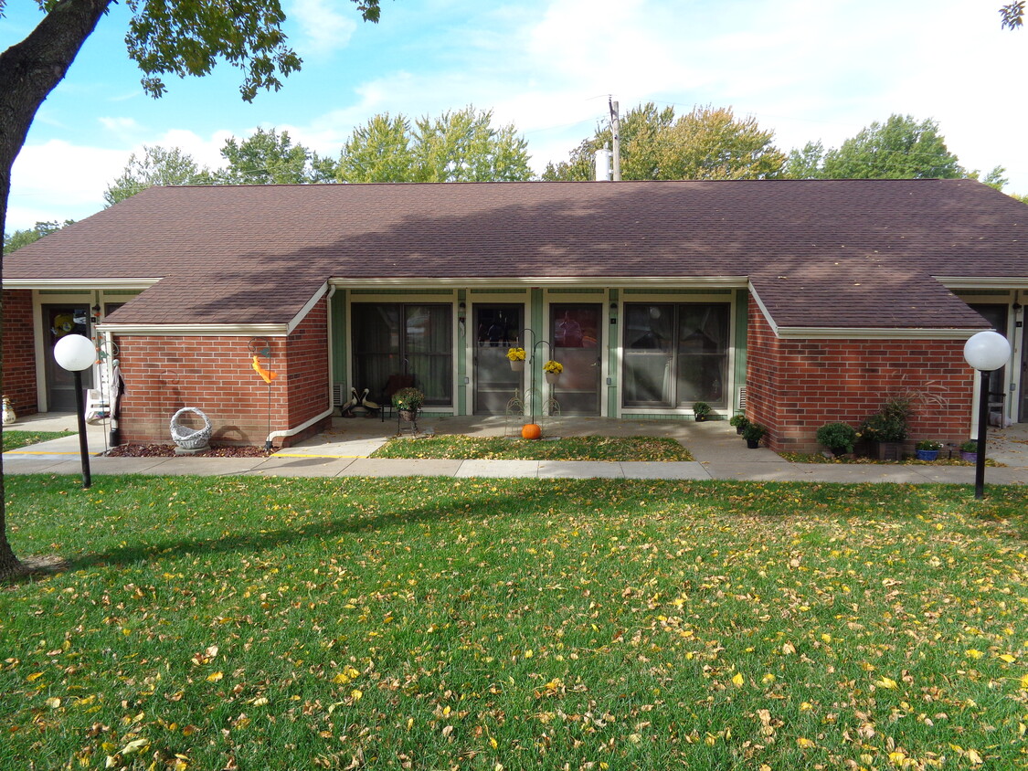 Primary Photo - 405 Iowa St