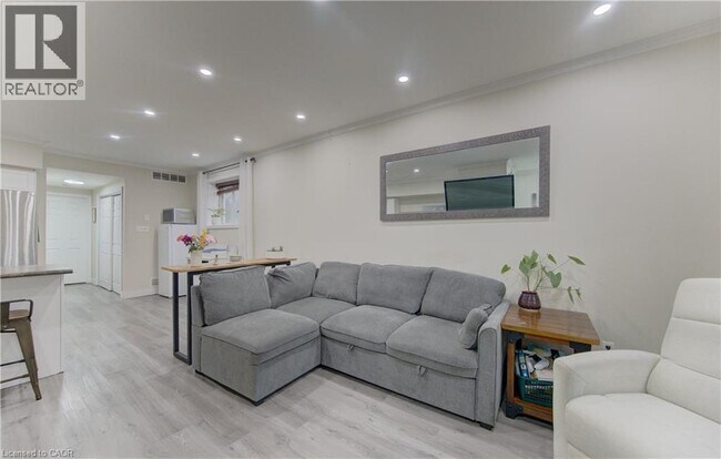 Building Photo - 50 Howe Dr