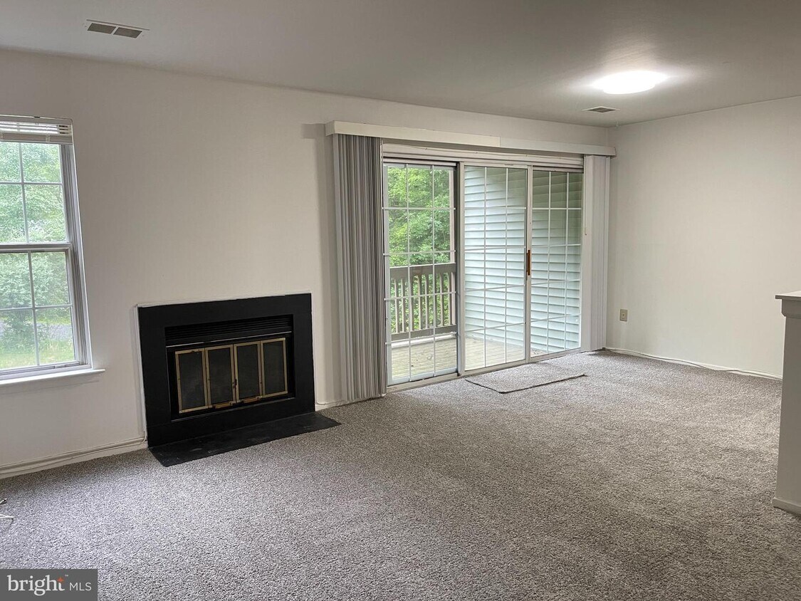 6152 Cedar Ct, South Brunswick Township, NJ 08852 Room for Rent in