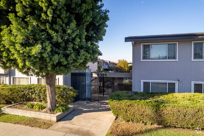 6259-6301 Coldwater - 6259-6301 Coldwater Canyon Ave