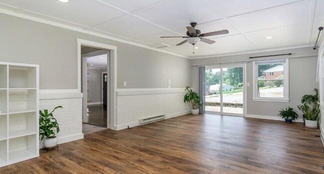 Building Photo - Gorgeous Ranch home available now!