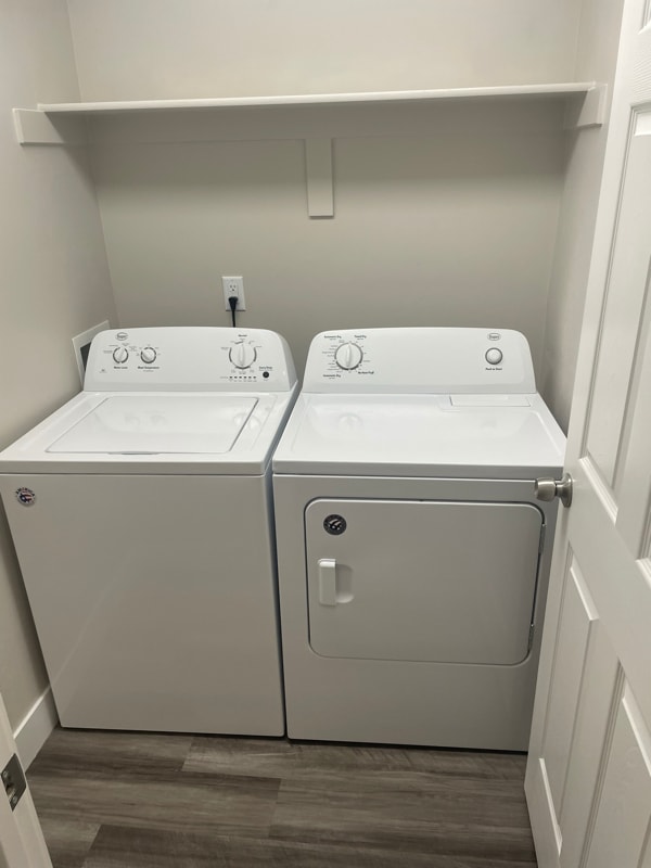 Building Photo - 44 N Garden Park Dr