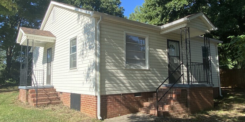 Primary Photo - 2703 Lowell Road