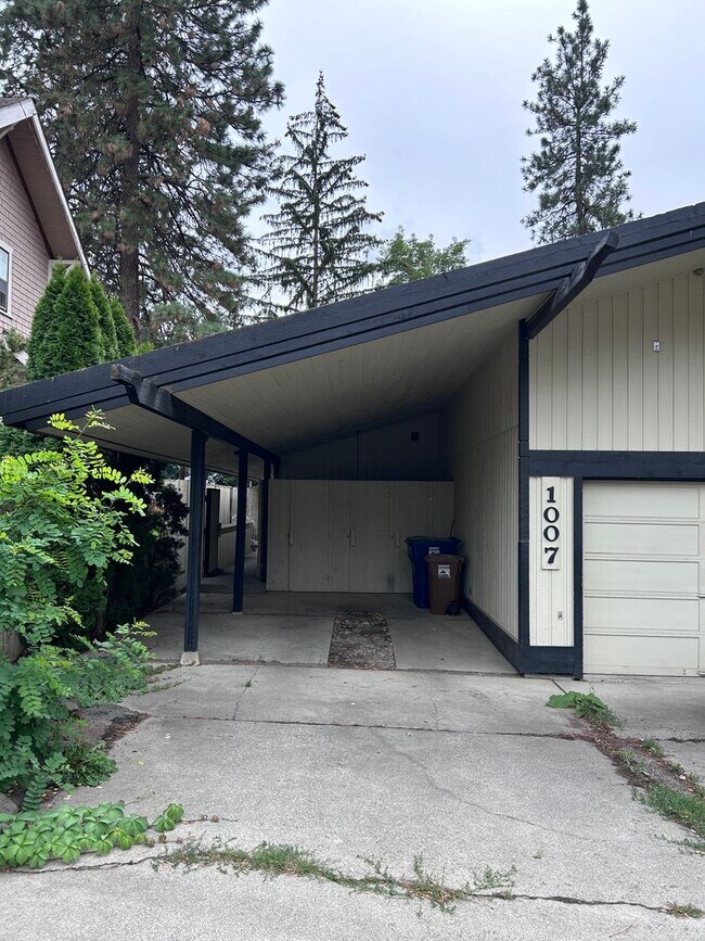 Building Photo - 1007 W 13th Ave