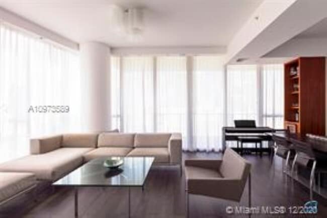 Building Photo - 1100 Biscayne Blvd