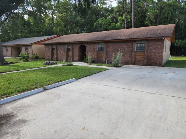 Side View - 2087 Sessions Ln