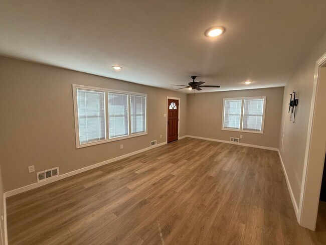 Building Photo - 2303 Circle