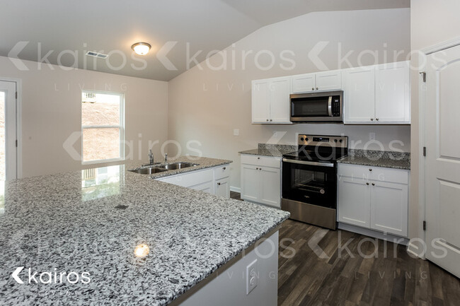 Building Photo - 1201 Silvertrace Dr