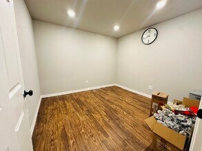 Building Photo - 933 Clubside Dr