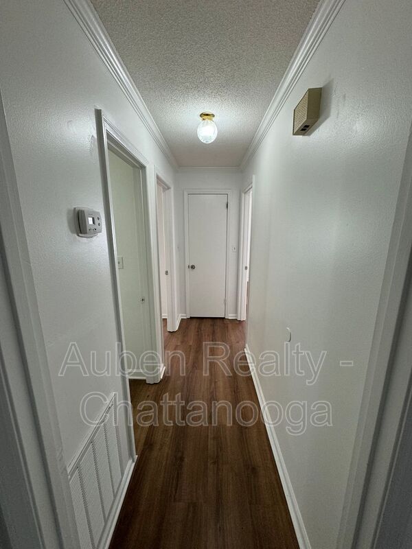 Foto del edificio - 5003 Shoals Ln