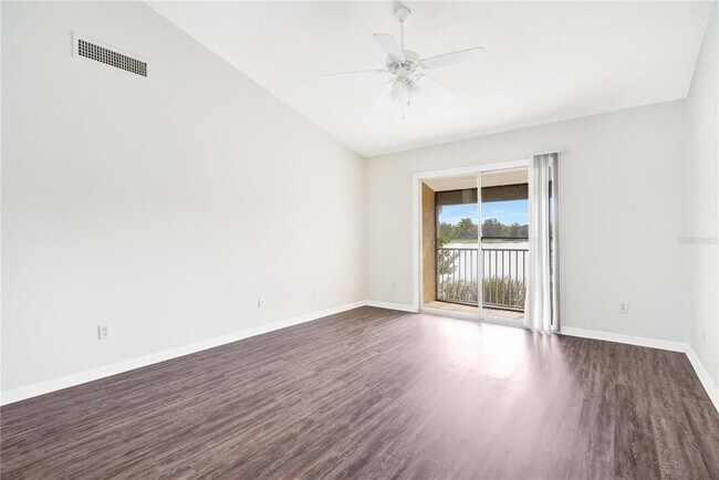Foto del edificio - 145 N Pearl Lake Causeway