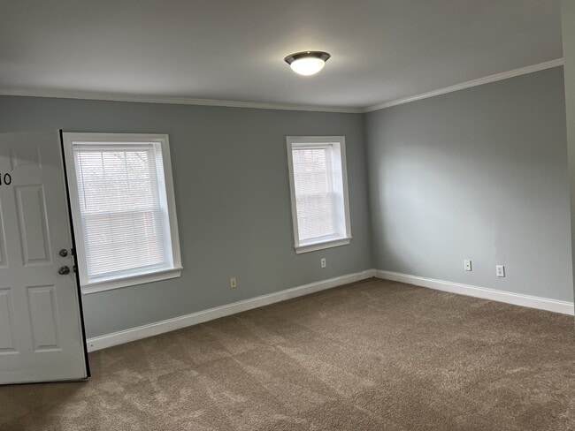 Building Photo - 2367 Cascade Rd